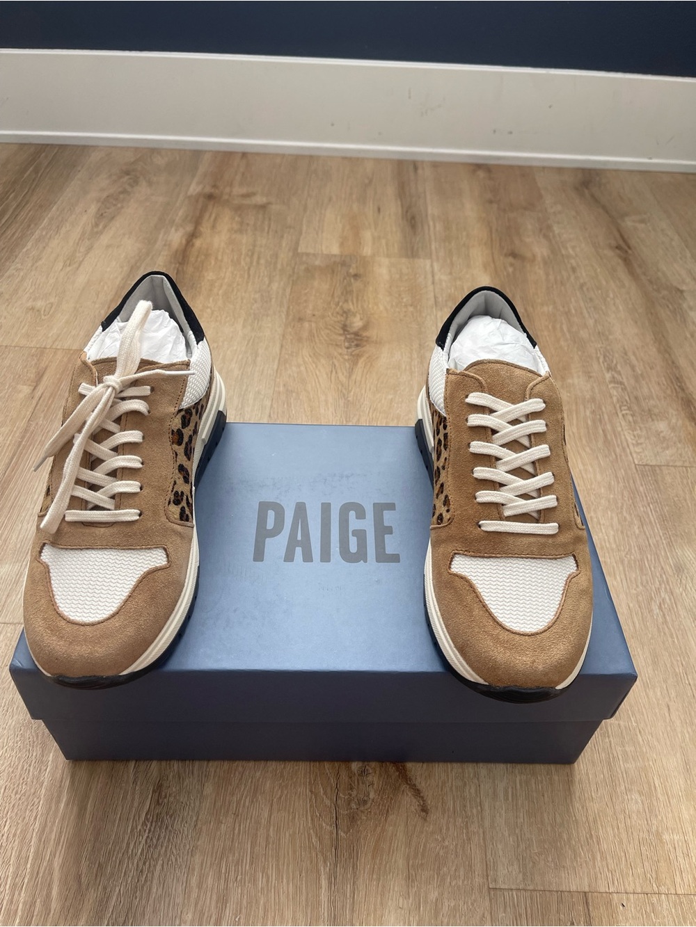 NIB PAIGE Mila sneaker sz 7.5